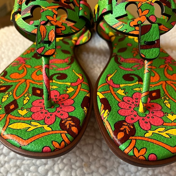 LIMITED EDITION Tory Burch Sandals - Picture 4 of 8